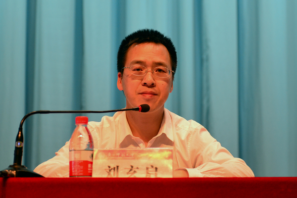 共青团广西区委副书记刘玄启主持宣讲会