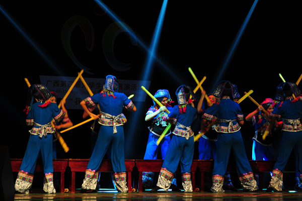 大艺展精彩                    </div></div></article>
                    </div>
                    <div id=