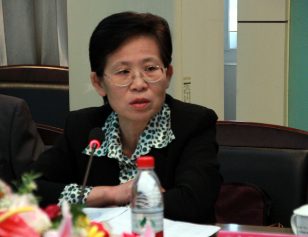 自治区高校工委副书记、高校纪工委书记、教育厅纪检组组长秦敬德讲话