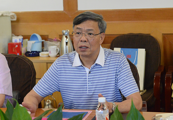 副校长钟瑞添（大学生通讯社 陈园园 摄）
