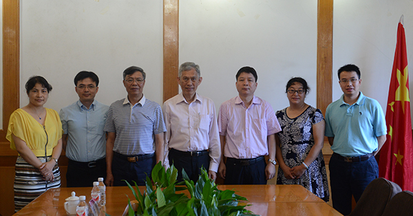 座谈会后合影（大学生通讯社 陈园园 摄）