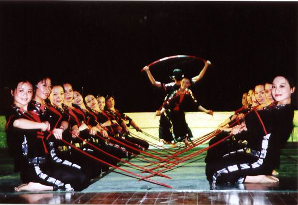 舞蹈《扁扁•担担》获普通组一等奖。