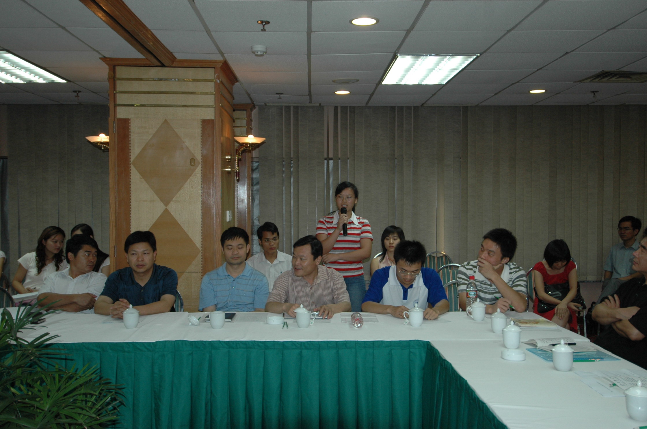 学生代表发言。