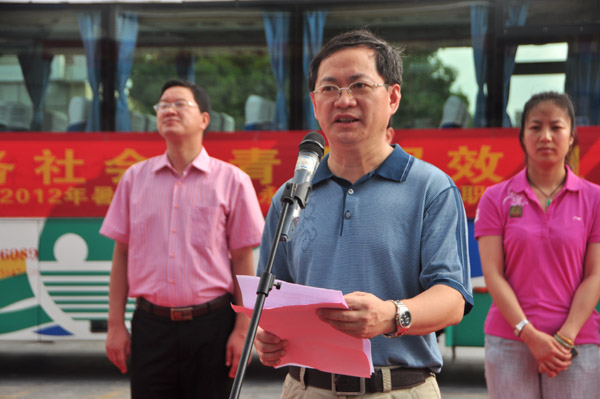 我校党委副书记唐仁郭致辞(大学生通讯社 李显杨 摄)