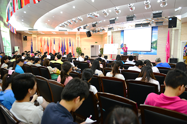 讲座现场（大学生通讯社 杨舒剑 摄）