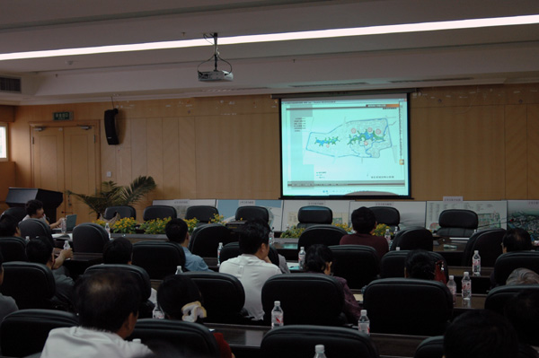 我校雁山校区总体规划设计方案评议及意见征询会现场。