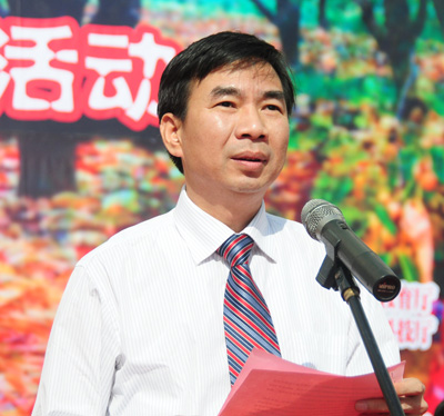 梁宏校长讲话。