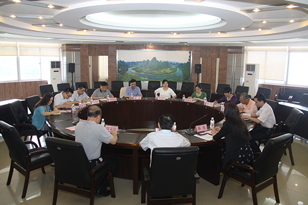 梁宏校长、查丹明副书记带队到桂林医学院调研