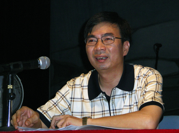 梁宏校长在活动上讲话。