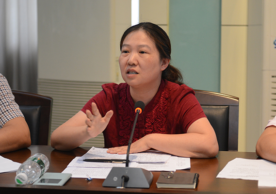 校党委副书记查丹明发表讲话（大学生通讯社 张钰千/摄）