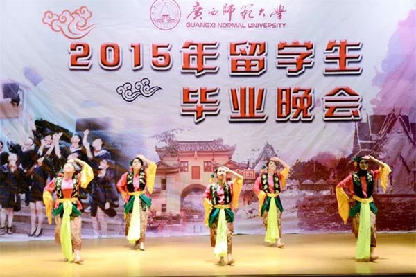 印尼学生舞蹈《Cokek》表演