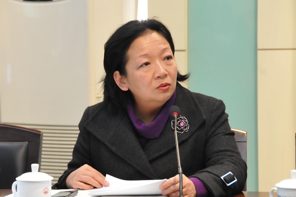 校党委书记王枬介绍2010年民主生活会意见建议整改落实情况