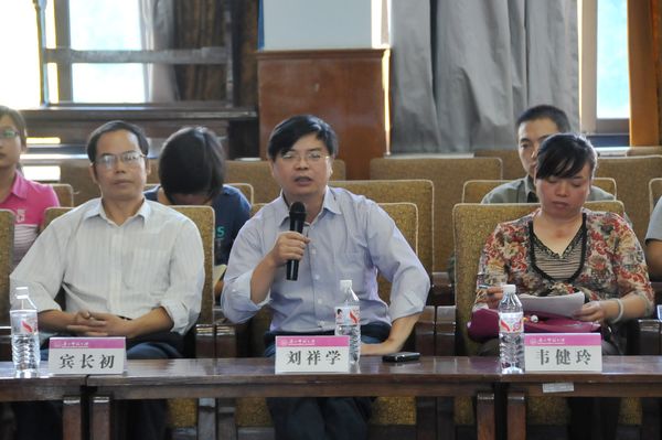 教师代表刘祥学发言