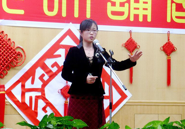 选手们的吟诵风采。