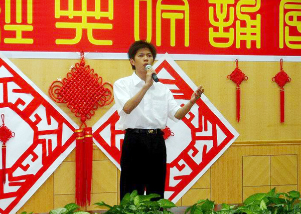 选手们的吟诵风采。