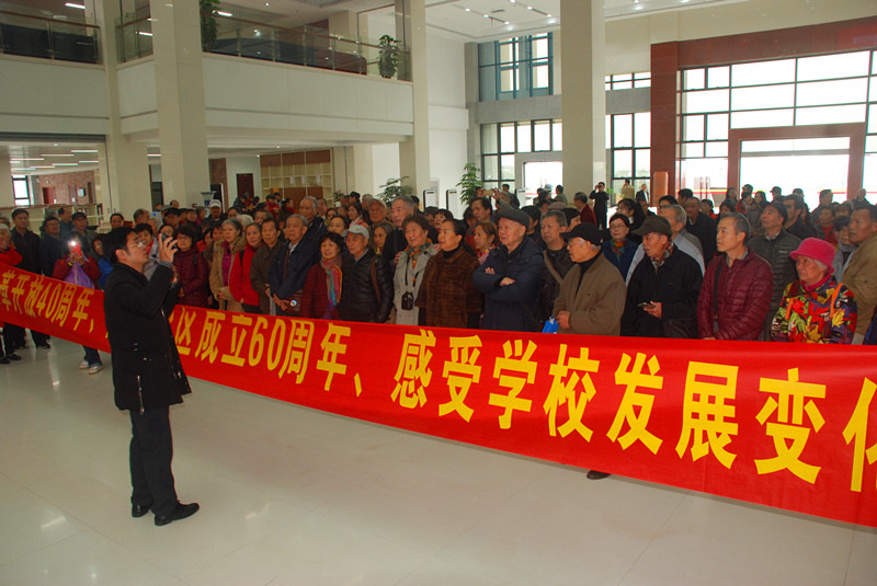 离退处处长蒙红光告知注意事项.jpg