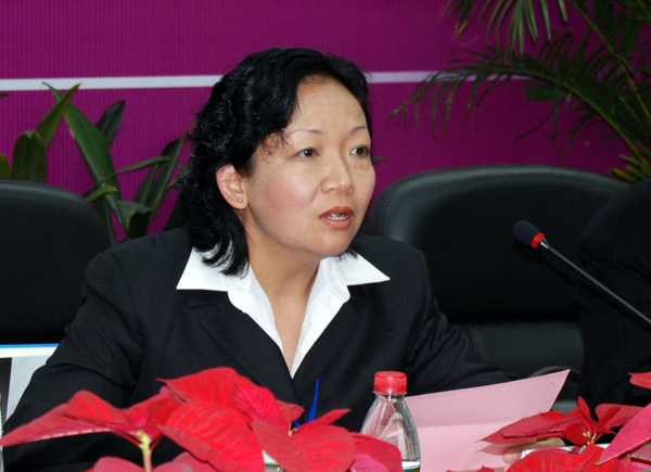 校党委书记王枬致欢迎辞。