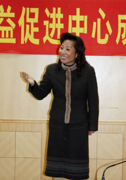 桂林市婵娟食品有限公司董事长傅婵娟女士受邀为“金凤班”的学员们作了首场讲座。