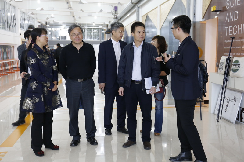 C:/Users/DELL/Desktop/压缩——“创新讲堂”进基层—全区创新驱动发展大会走进我校——相片/压缩——“创新讲堂”进基层—全区创新驱动发展大会走进我校——相片/_63A2335 (3).JPG