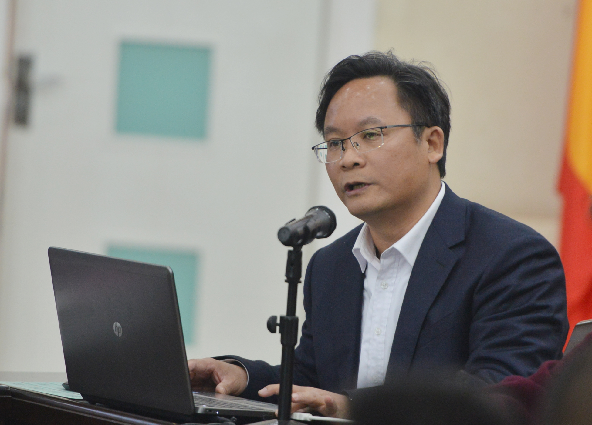 ２社科处文科中心处长主任、博士生导师林春逸教授作学习贯彻全国高校思想政治工作会议精神辅导报告２。１.jpg