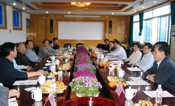 图片说明：自治区高校工委、教育厅在我校召开桂林片高校领导代表座谈会。