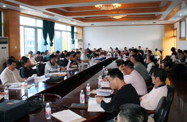 我校召开2006至2007学年第三次教学工作会议。