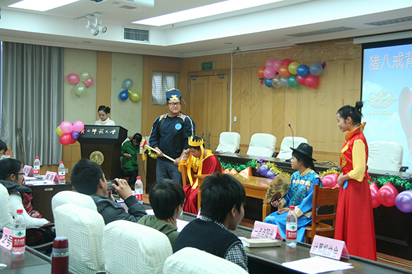 短剧表演《猪八戒背媳妇》