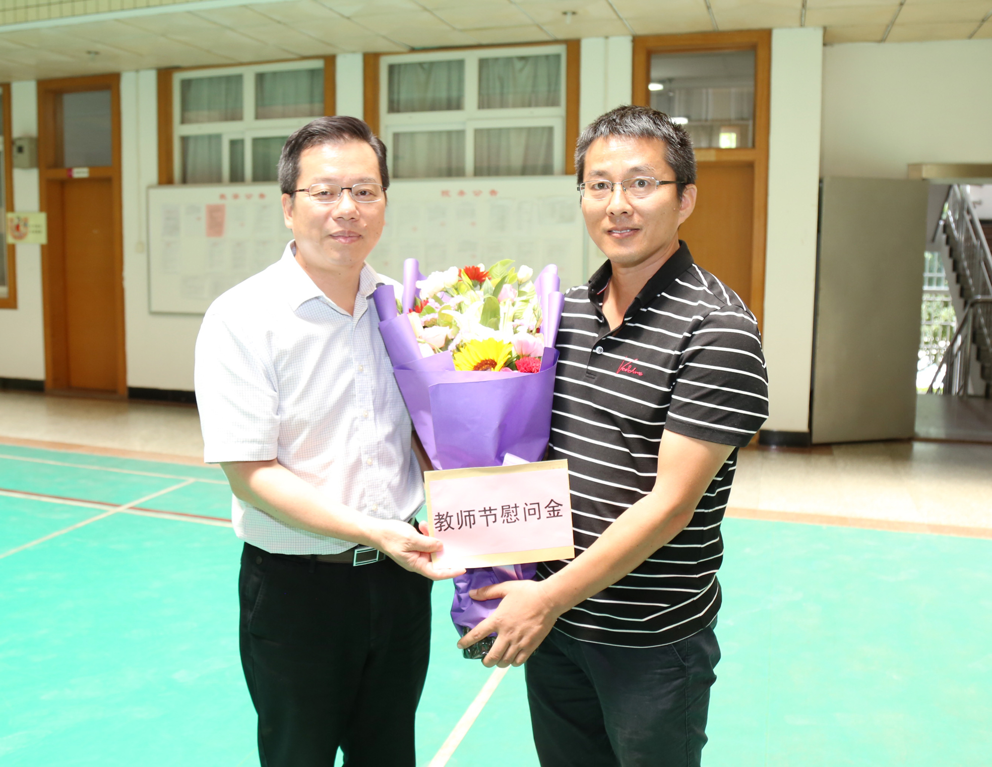 贺祖斌校长慰问樊友军9.jpg