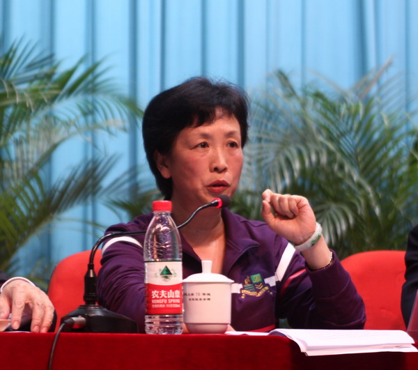 校总会计师丁静讲话