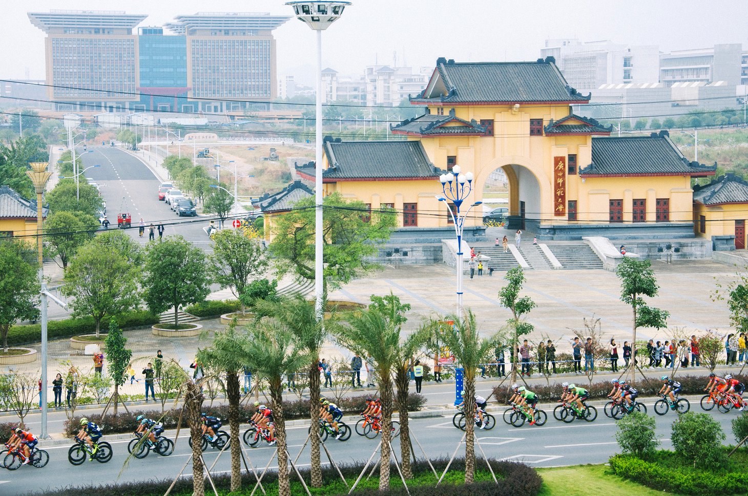 环自行车比赛（大学生通讯社李梦瑞摄） (6).jpg