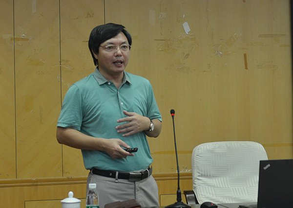 李传起副校长为新教职工讲解我校发展现状与教师生涯发展规划（大学生通讯社                      </div></div></article>
                    </div>
                    <div id=