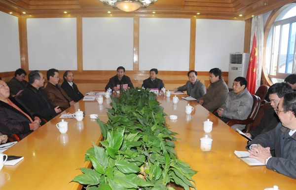 王立生副主任与我校领导和学科学术带头人座谈。