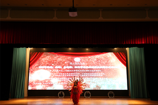 未标题-1_0000_7.留学生表演.jpg
