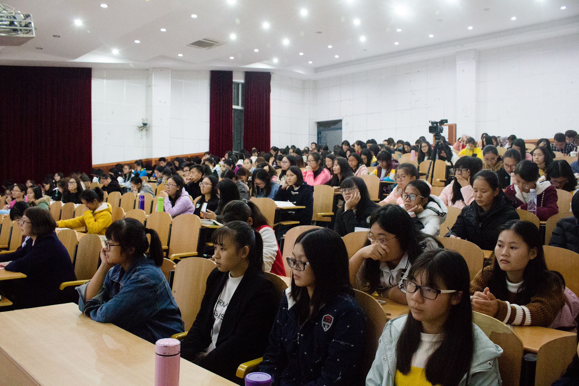 现场观众2（大学生通讯社张怡摄）9.jpg