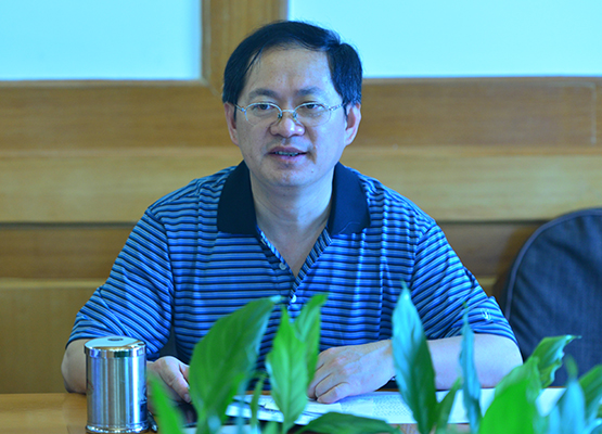 校党委副书记唐仁郭讲话