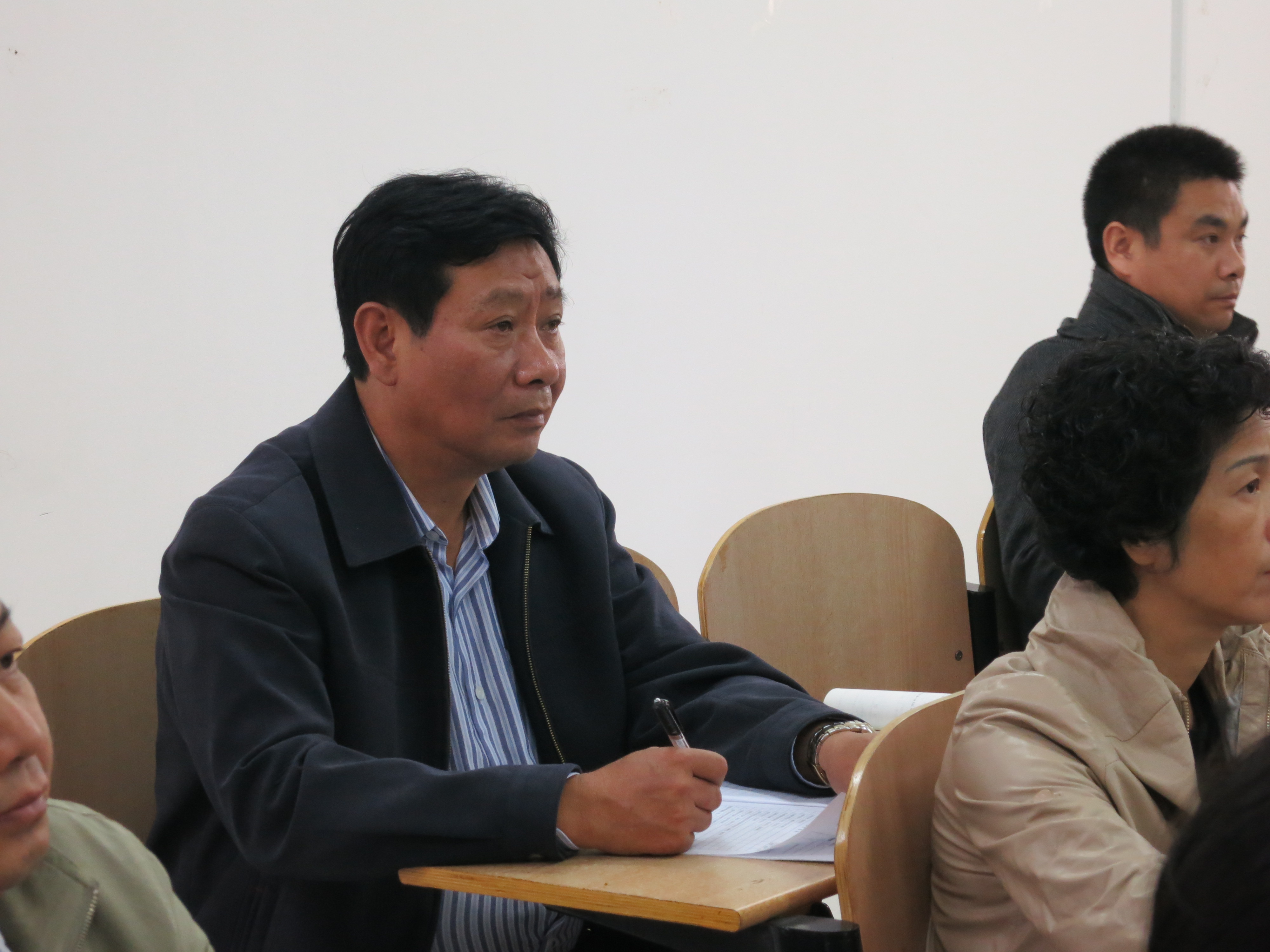 副校长陈洪江在政治与行政学院听课