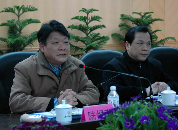 全国政协委员、我校外国语学院陆煜泰教授传达全国政协十届四次会议                    </div></div> </div>
          
        </div>
      </div>
      <div class=