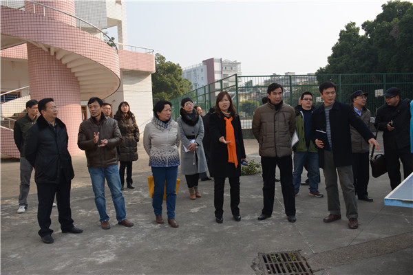 校领导一行查看职师学院实训教学基地规划区域