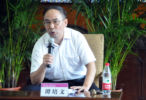 我校政治与行政学院谭培文教授详谈当前党建工作中存在的问题及解决对策