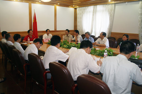 我校召开“双培”试点工作座谈会.