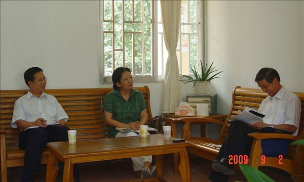 王枬书记到纪委、监察处检查指导工作