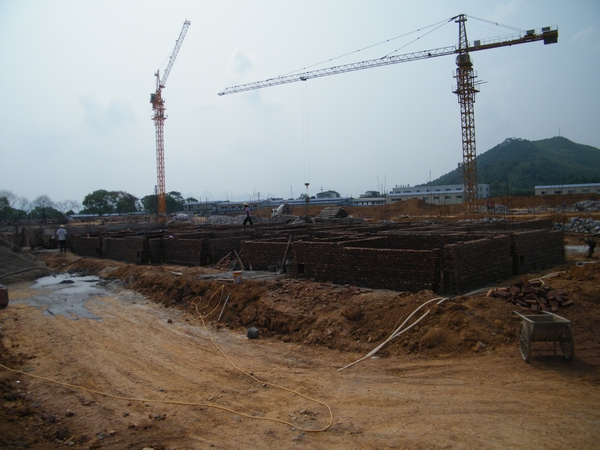 正在建设中的雁山教职工住宅