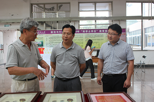 覃卫国副校长到现场参观