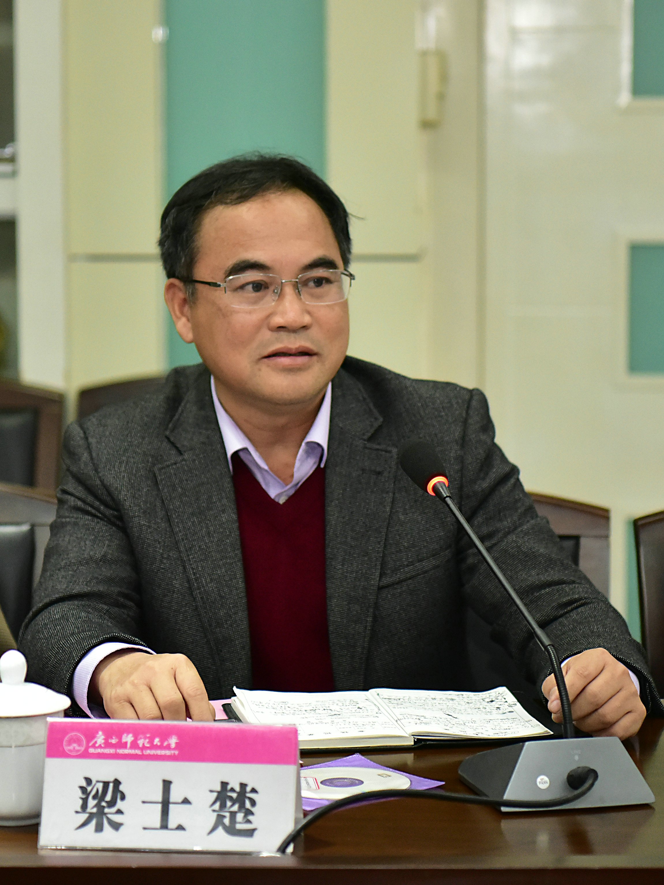 10、九三学社支部主委梁士楚发言.JPG