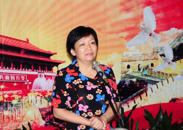 校党委书记王枬在会上表达了“三个感动”。