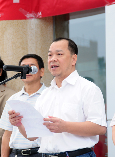 白晓军副校长点评参赛作品。