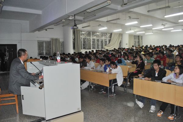 考研公共课辅导讲座座无虚席