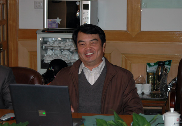 校党委陈大克书记在汇报会上致词。