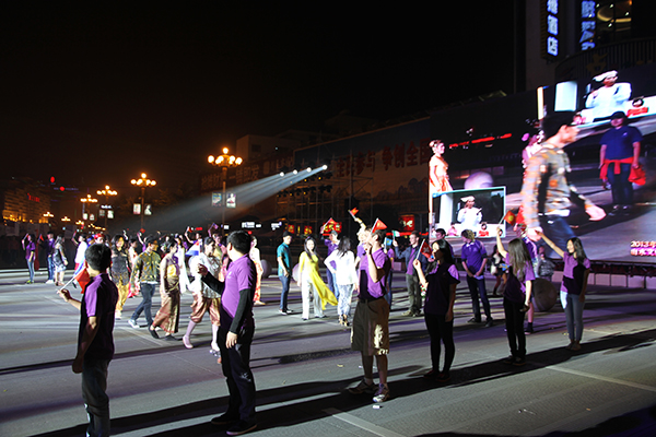 留学生方块队表演