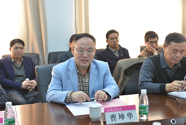 曹坤华书记在调研会上讲话（宣传部  王 董  摄）